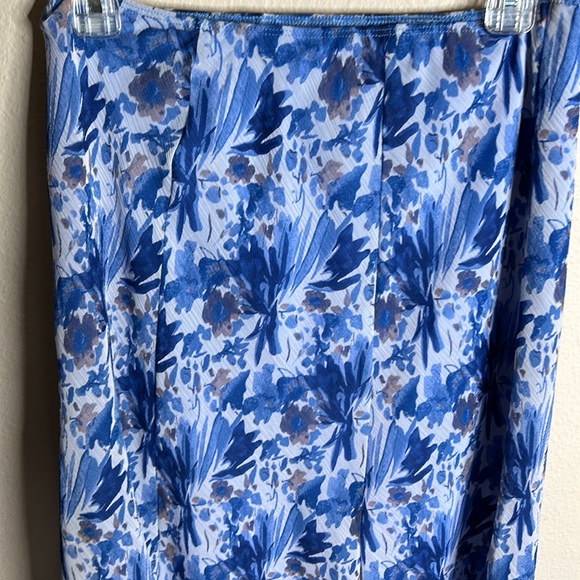 BIYAYCDA Blue & White Floral Skirt - Size Small - Polyester - Picture 3 of 7